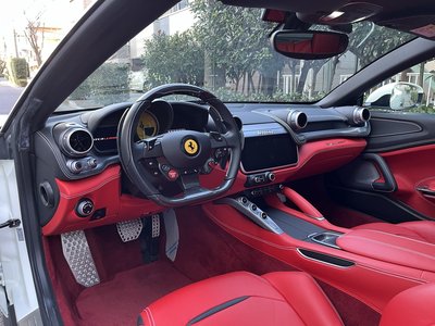 2018 Ferrari GTC4 LUSSO — фото 15