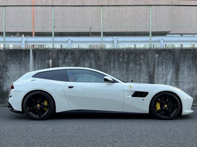 2018 Ferrari GTC4 LUSSO — фото 11