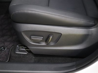 صورة 25 لـ 2025 Toyota CROWN ESTATE