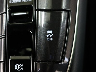صورة 14 لـ 2025 Toyota CROWN ESTATE
