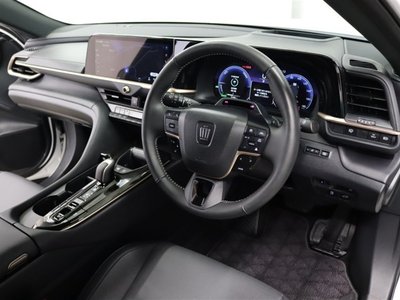 صورة 35 لـ 2025 Toyota CROWN ESTATE