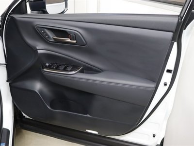 صورة 40 لـ 2025 Toyota CROWN ESTATE