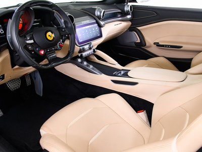 2020 Ferrari GTC4 LUSSO — фото 15