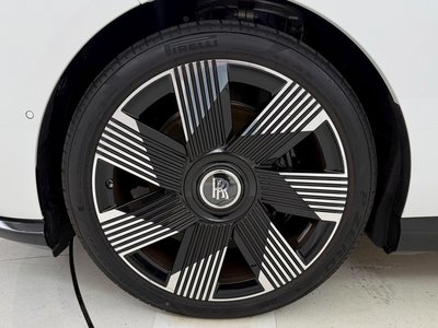 صورة 41 لـ 2025 ROLLS-ROYCE SPECTRE