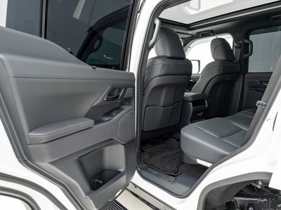 2026 Lexus GX — миниатюра 33