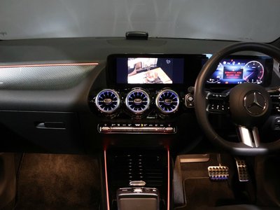 2025 Mercedes-BENZ GLA photo 2