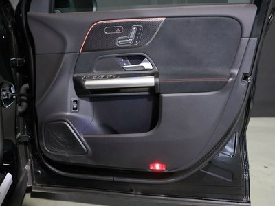2025 Mercedes-BENZ GLA thumbnail 35