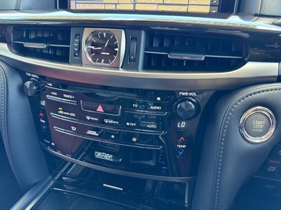 2015 Lexus LX — фото 33