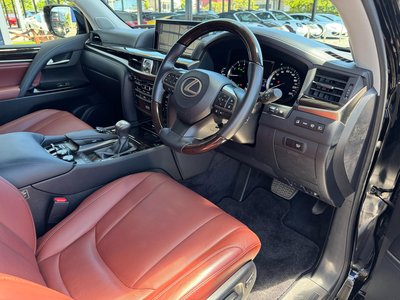 2015 Lexus LX — фото 17