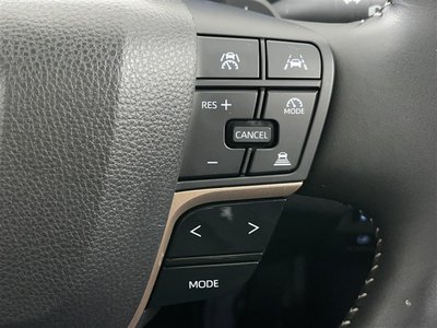 2025 Toyota CROWN ESTATE thumbnail 25