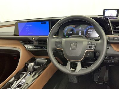 2025 Toyota CROWN ESTATE photo 8