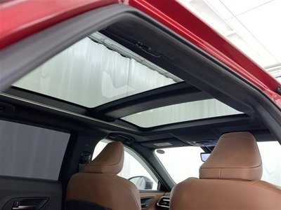 2025 Toyota CROWN ESTATE photo 9