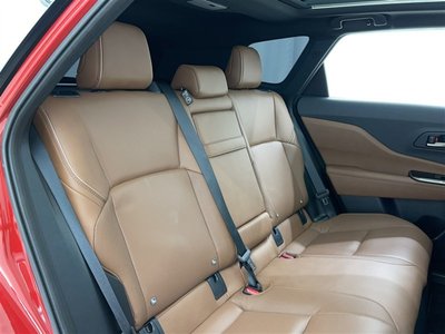 2025 Toyota CROWN ESTATE thumbnail 32