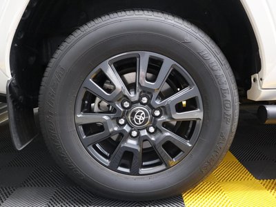 2024 Toyota LAND CRUISER 300 thumbnail 31