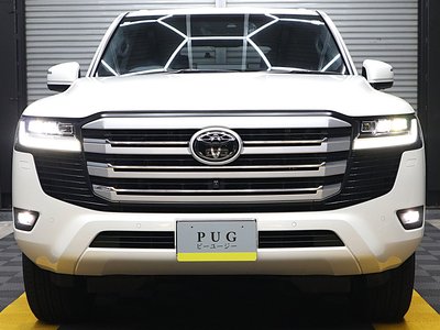 2024 Toyota LAND CRUISER 300 photo 5