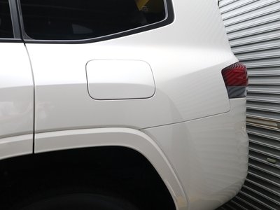 2024 Toyota LAND CRUISER 300 thumbnail 18