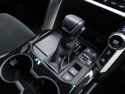 2024 Toyota LAND CRUISER 300 thumbnail 42