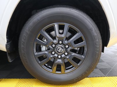 2024 Toyota LAND CRUISER 300 thumbnail 32