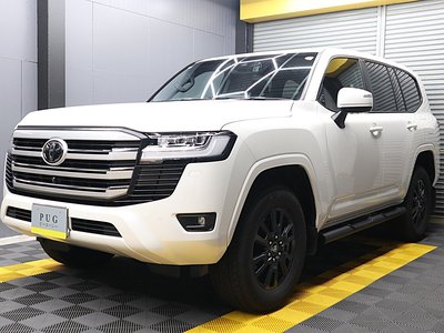 2024 Toyota LAND CRUISER 300 photo 8