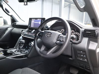 2024 Toyota LAND CRUISER 300 thumbnail 44