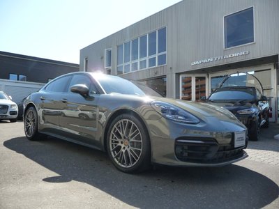2022 Porsche PANAMERA photo 3