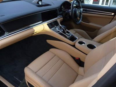 2022 Porsche PANAMERA photo 7