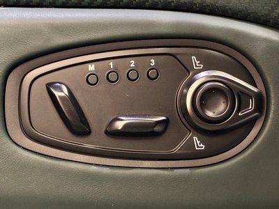 2024 Aston Martin VANTAGE thumbnail 100