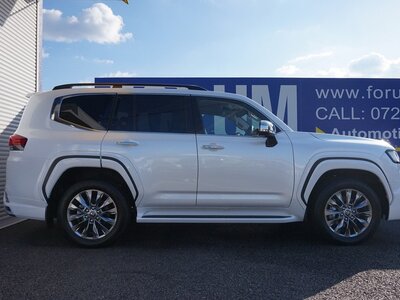 2022 Toyota LAND CRUISER 300 — фото 6