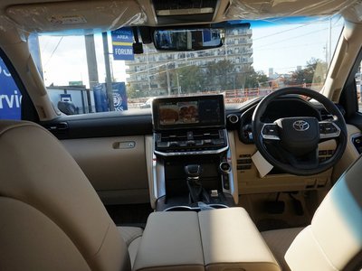 2022 Toyota LAND CRUISER 300 — фото 26