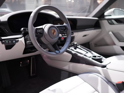 2025 Porsche 911 — миниатюра 20