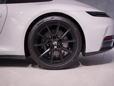 2025 Porsche 911 — миниатюра 36
