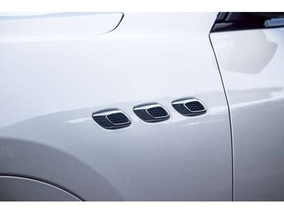 2019 Maserati LEVANTE — миниатюра 30