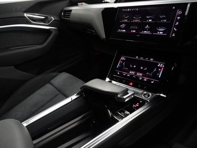 2025 AUDI Q8 SPORTBACK E-TRON thumbnail 32