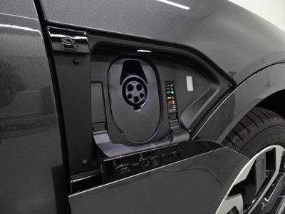 2025 AUDI Q8 SPORTBACK E-TRON photo 11