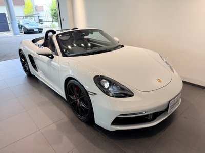 2018 Porsche 718 photo 15