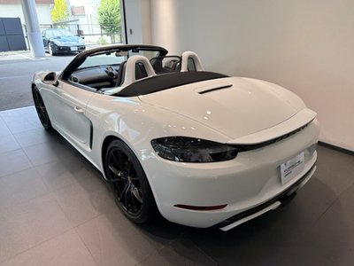 2018 Porsche 718 photo 16