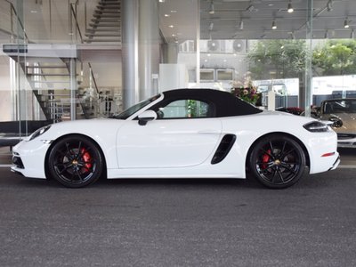 2018 Porsche 718 photo 4