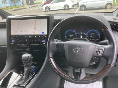 صورة 17 لـ 2024 Toyota ALPHARD