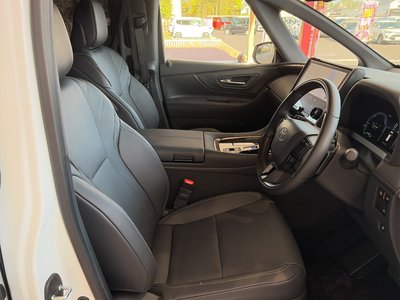 صورة 22 لـ 2025 Toyota VELLFIRE