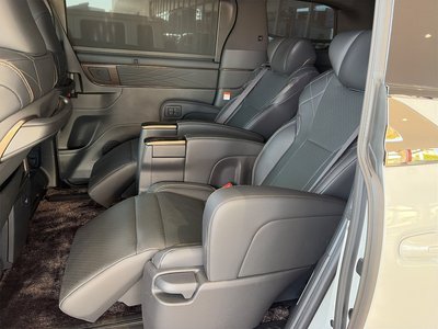 صورة 41 لـ 2025 Toyota VELLFIRE