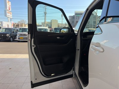 صورة 38 لـ 2025 Toyota VELLFIRE