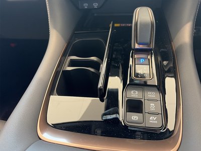 صورة 32 لـ 2025 Toyota VELLFIRE