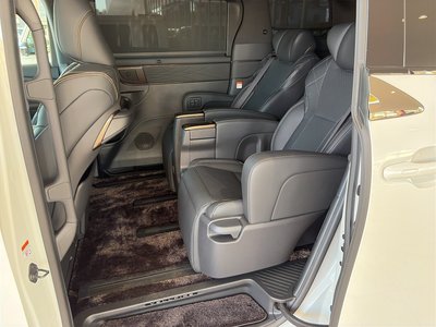 صورة 40 لـ 2025 Toyota VELLFIRE