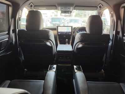 صورة 44 لـ 2025 Toyota VELLFIRE