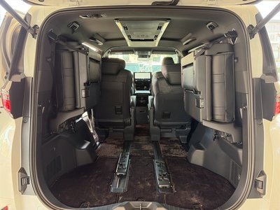 صورة 62 لـ 2025 Toyota VELLFIRE
