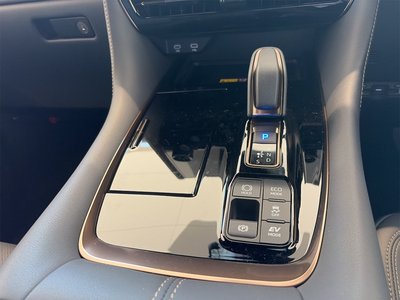 صورة 31 لـ 2025 Toyota VELLFIRE