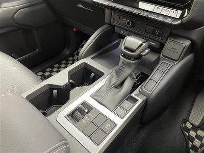 صورة 8 لـ 2024 Toyota LAND CRUISER 250