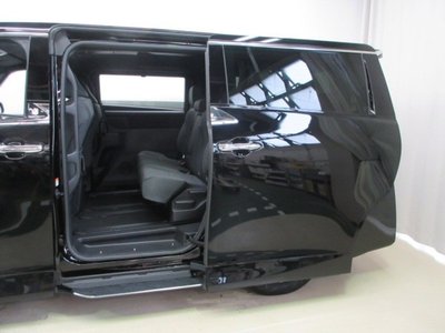 2025 Toyota ALPHARD — фото 9
