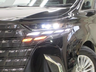 2025 Toyota ALPHARD — фото 7