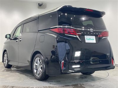 2026 Toyota ALPHARD — фото 3